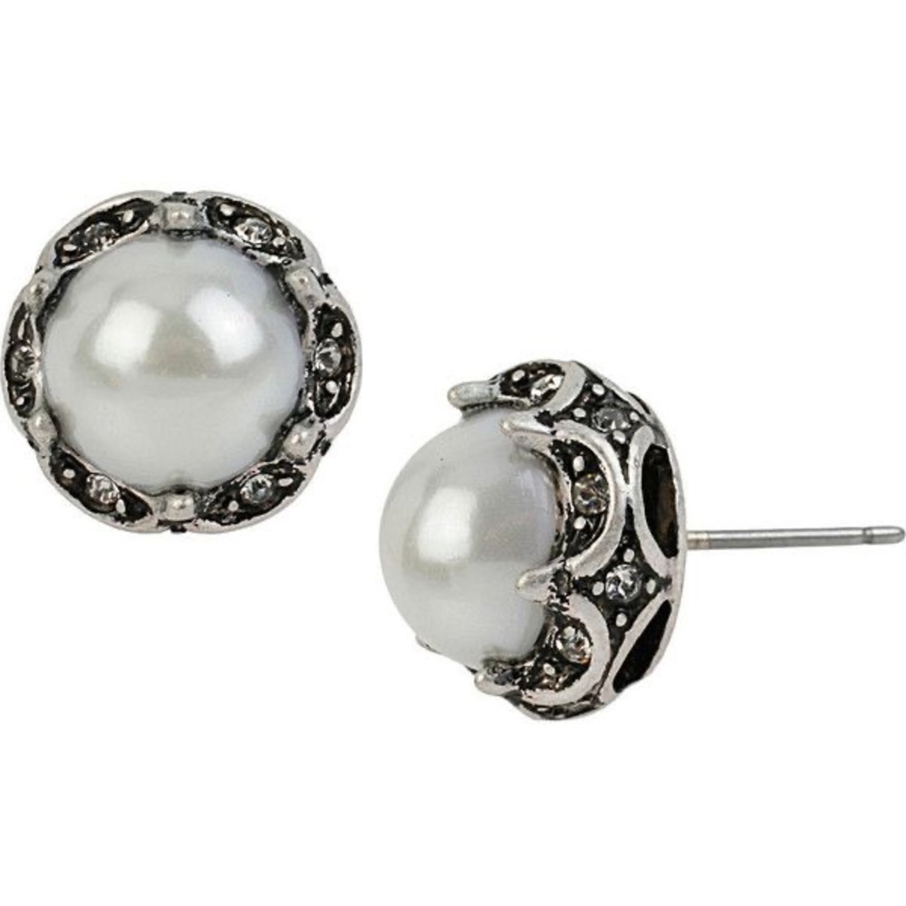 Betsey Johnson pearl stud earrings